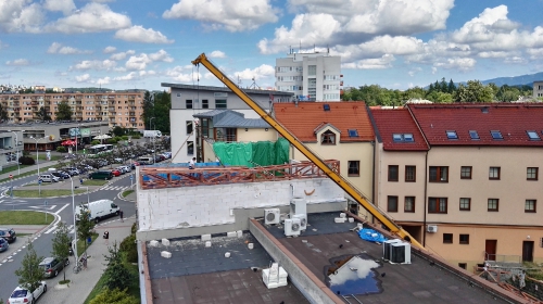 Nástavba hotelu La Rosa